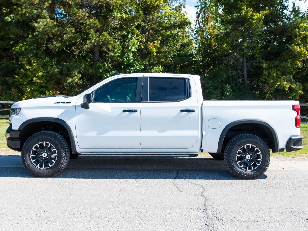 2026 Chevrolet Silverado 1500 Crew Cab Short Box 4-Wheel Drive ZR2 Photo5