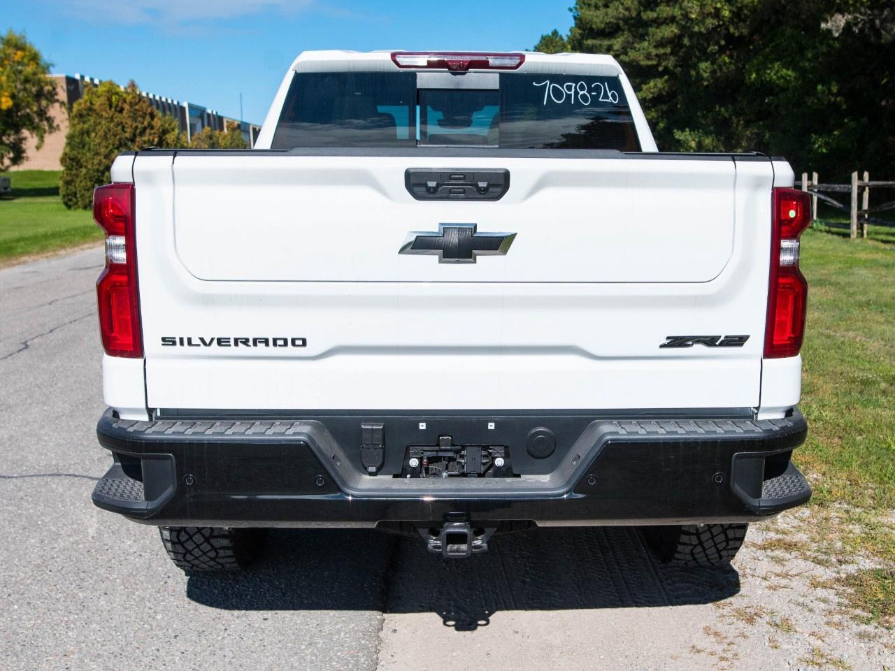 2026 Chevrolet Silverado 1500 Crew Cab Short Box 4-Wheel Drive ZR2 Photo3