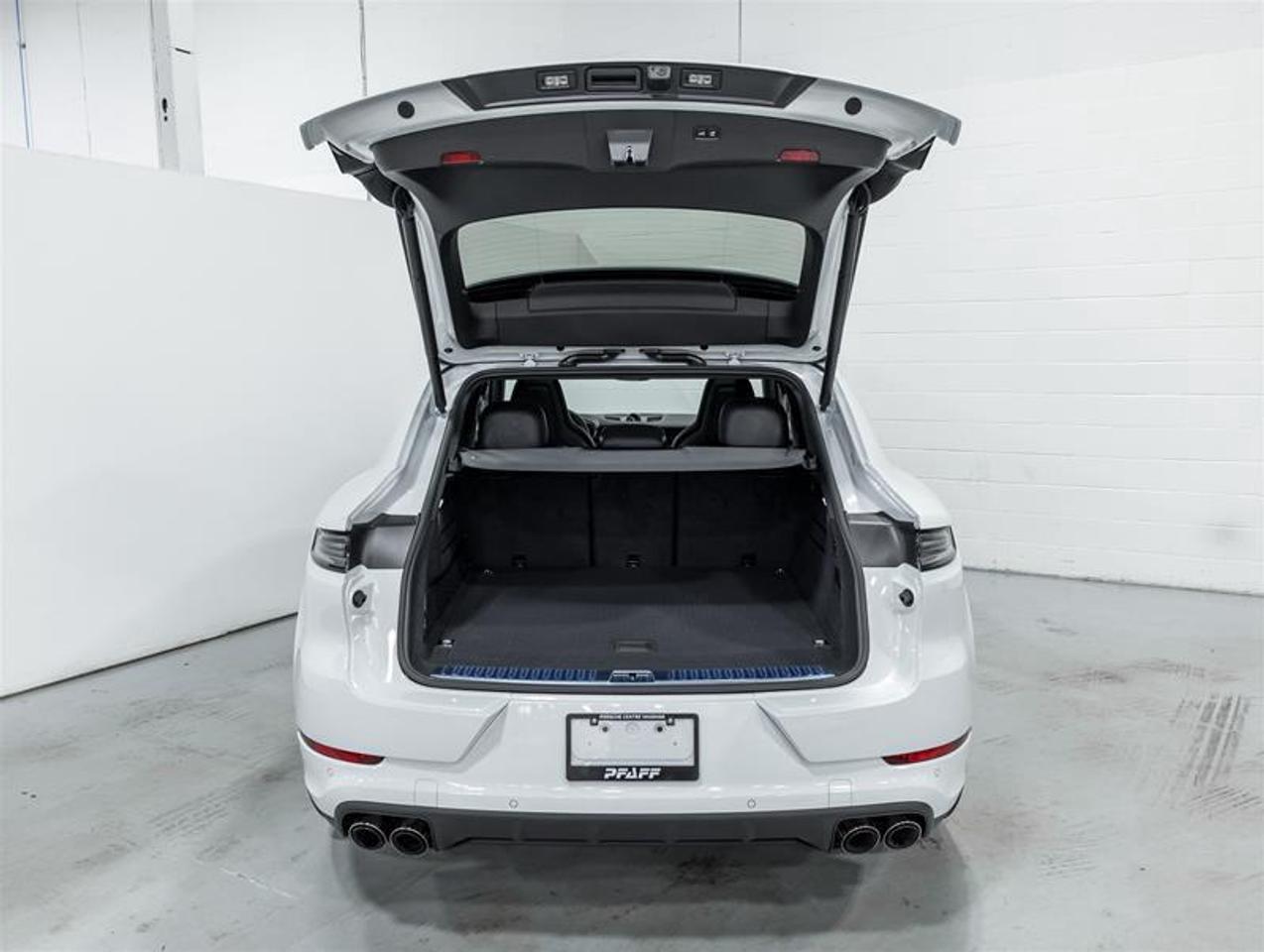 2026 Porsche Cayenne  Photo