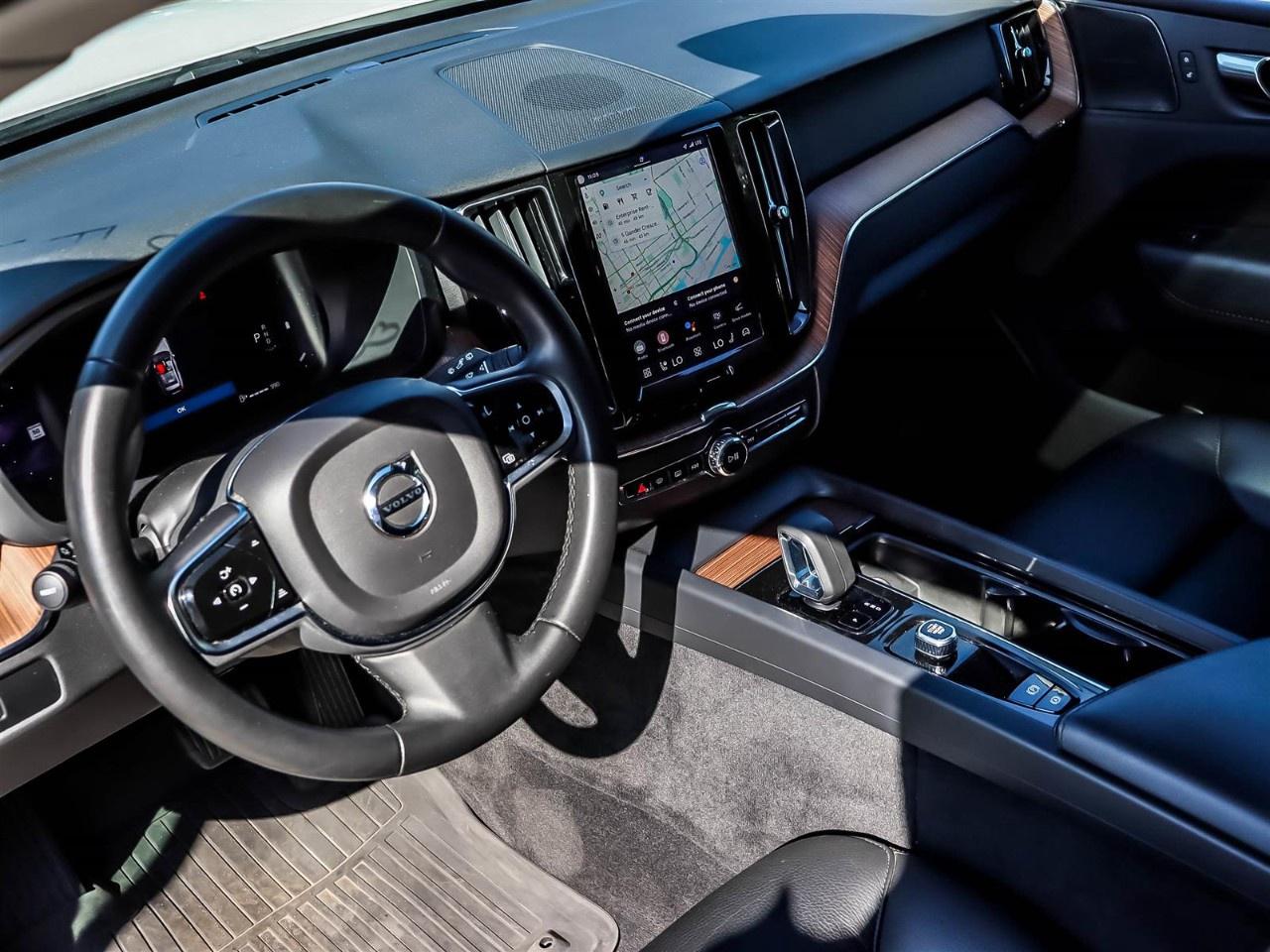 2024 Volvo XC60 B5 AWD Plus Dark Theme Photo