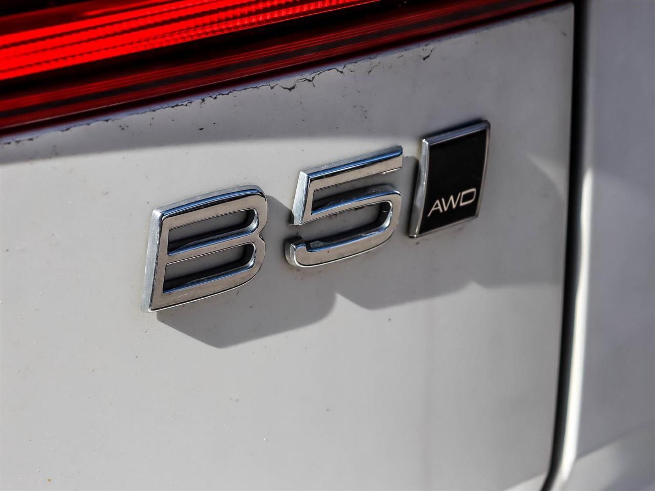 2024 Volvo XC60 B5 AWD Plus Dark Theme Photo