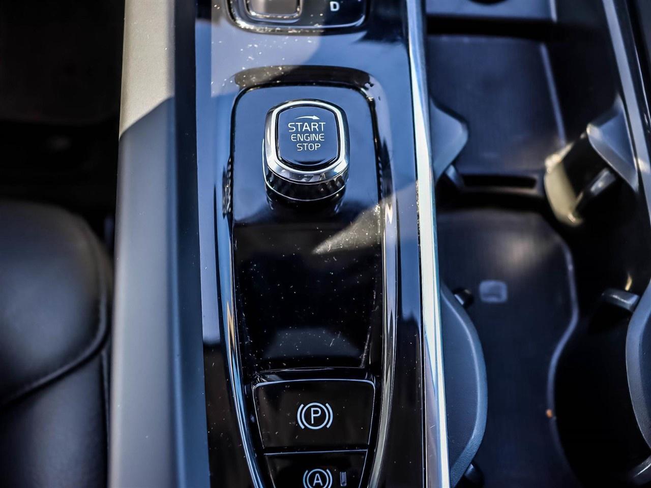 2024 Volvo XC60 B5 AWD Plus Dark Theme Photo