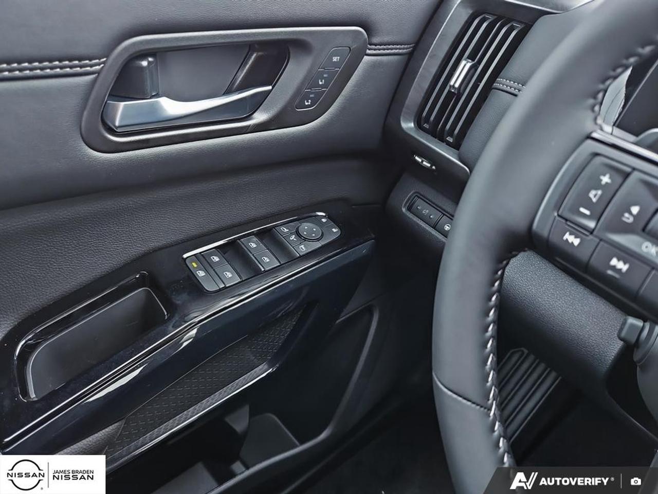 2026 Nissan Pathfinder Platinum 4WD Photo