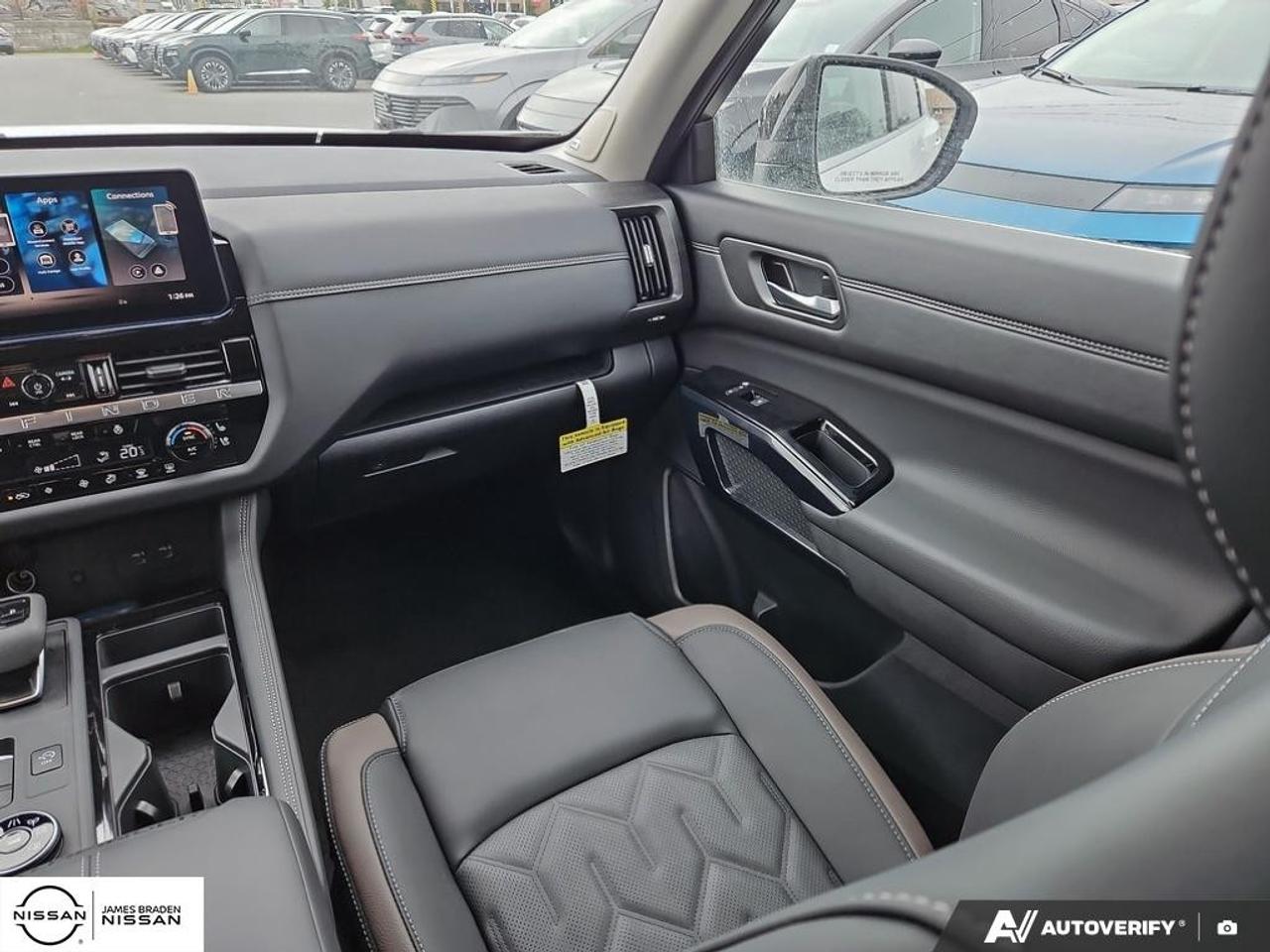 2026 Nissan Pathfinder Platinum 4WD Photo