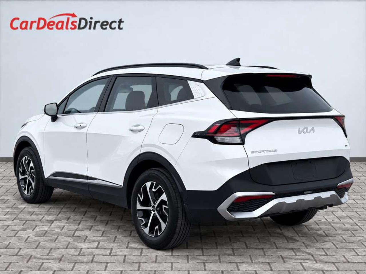 2024 Kia Sportage EX AWD / Leather / Heated Seats / Sunroof / NAVI / Backup Cam / Apple CarPlay Photo4