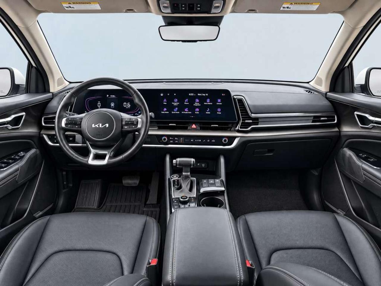 2024 Kia Sportage EX AWD / Leather / Heated Seats / Sunroof / NAVI / Backup Cam / Apple CarPlay Photo