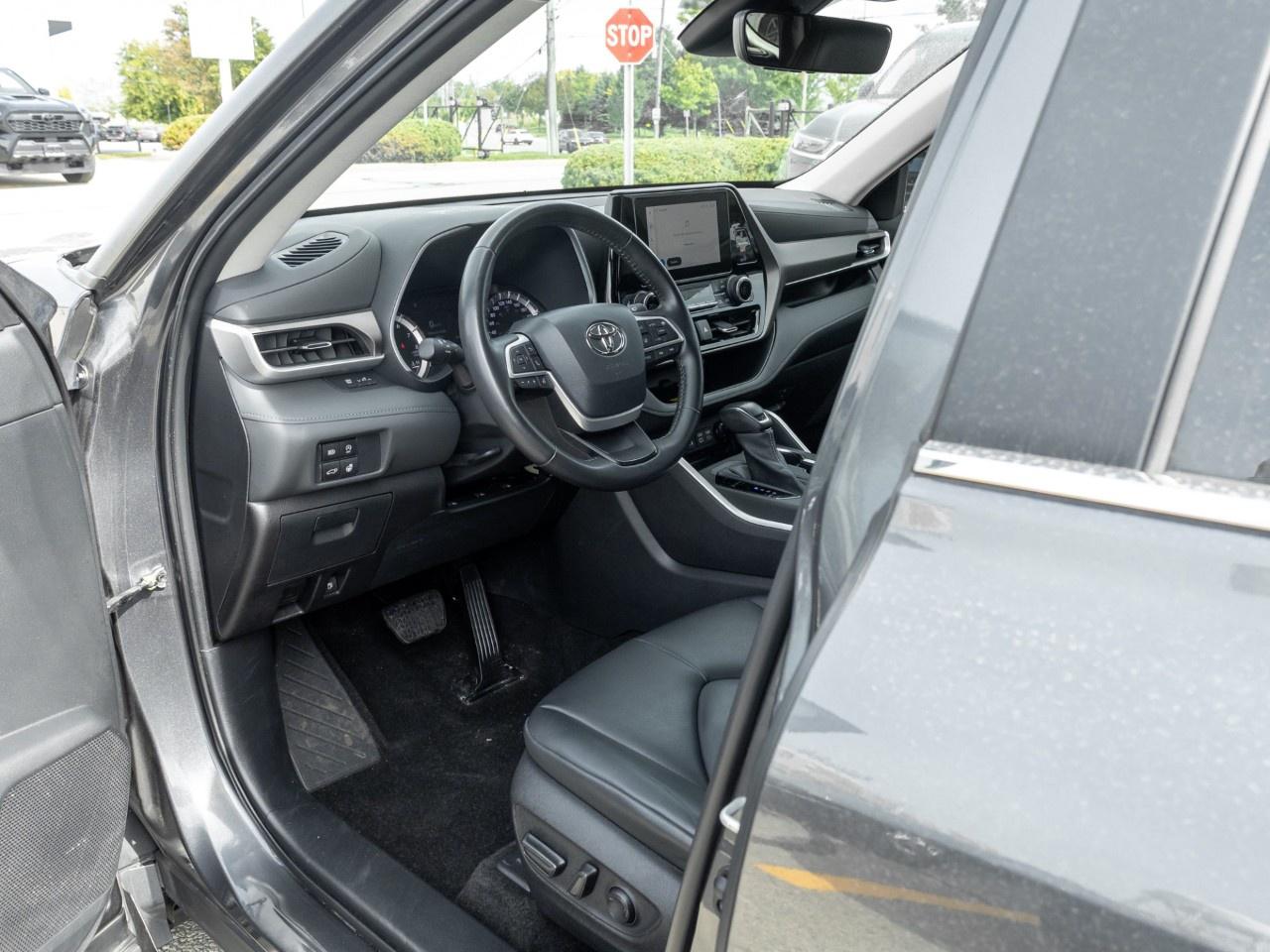 2023 Toyota Highlander XLE AWD Photo