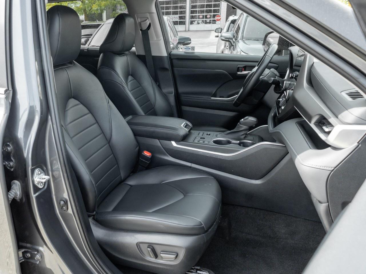 2023 Toyota Highlander XLE AWD Photo
