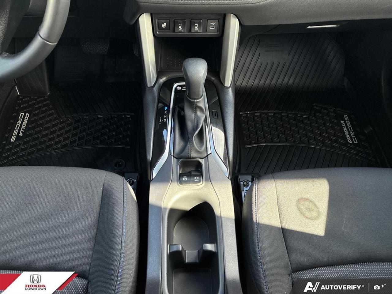 2025 Toyota Corolla Cross Hybrid SE 4dr All-Wheel Drive Photo