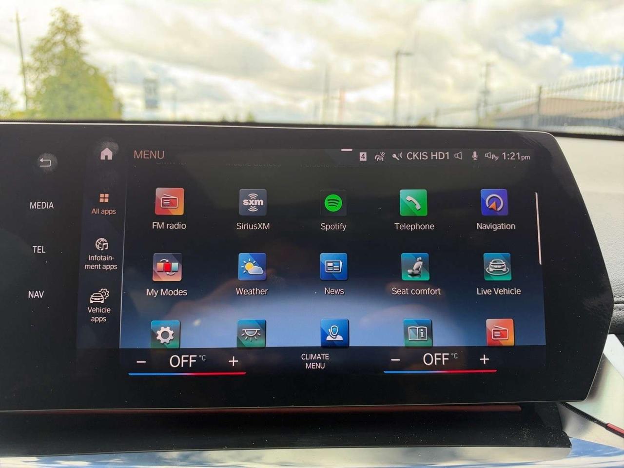 2023 BMW X1 xDrive28i *NO ACCIDENTS/CARPLAY/CAMERA/PANORAMIC ROOF/LED LIGHTS Photo
