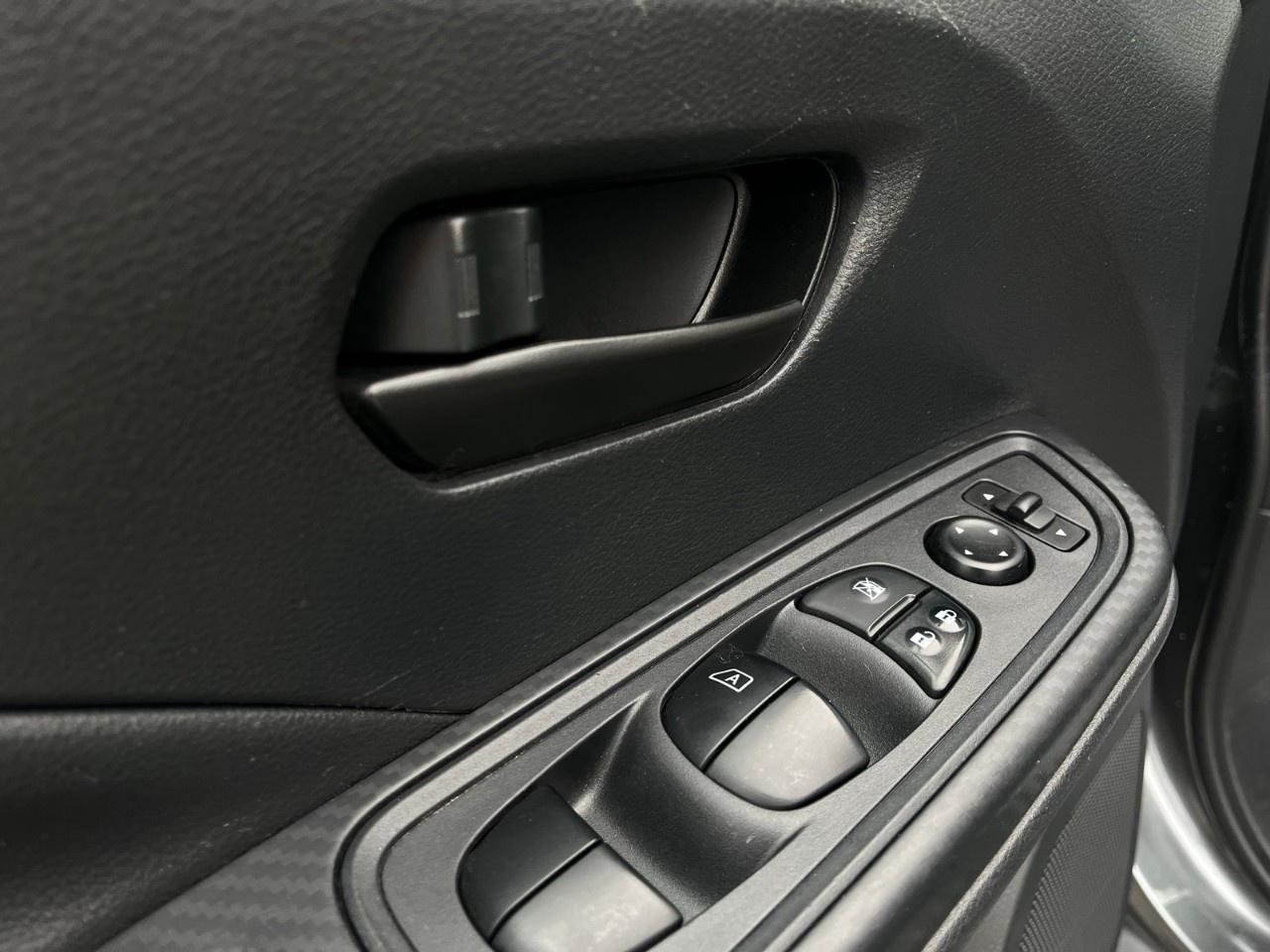 2025 Nissan Versa S CVT Photo