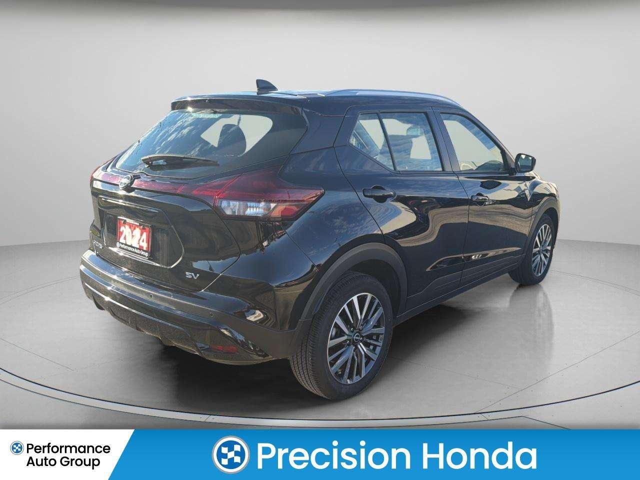 2024 Nissan Kicks SV CarPlay heated Eats Rear Camera Bluetooth Photo4