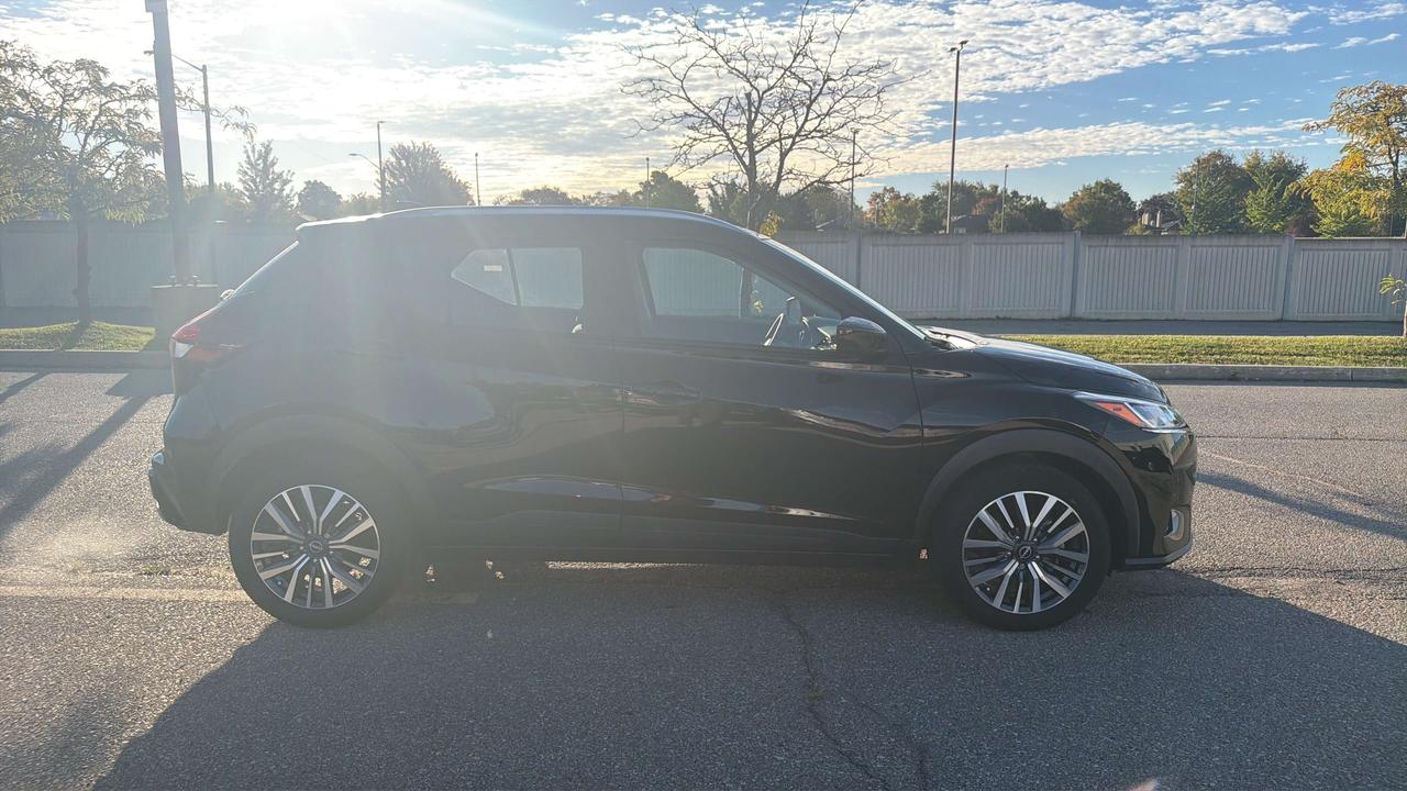 2024 Nissan Kicks SV CarPlay heated Eats Rear Camera Bluetooth Photo3