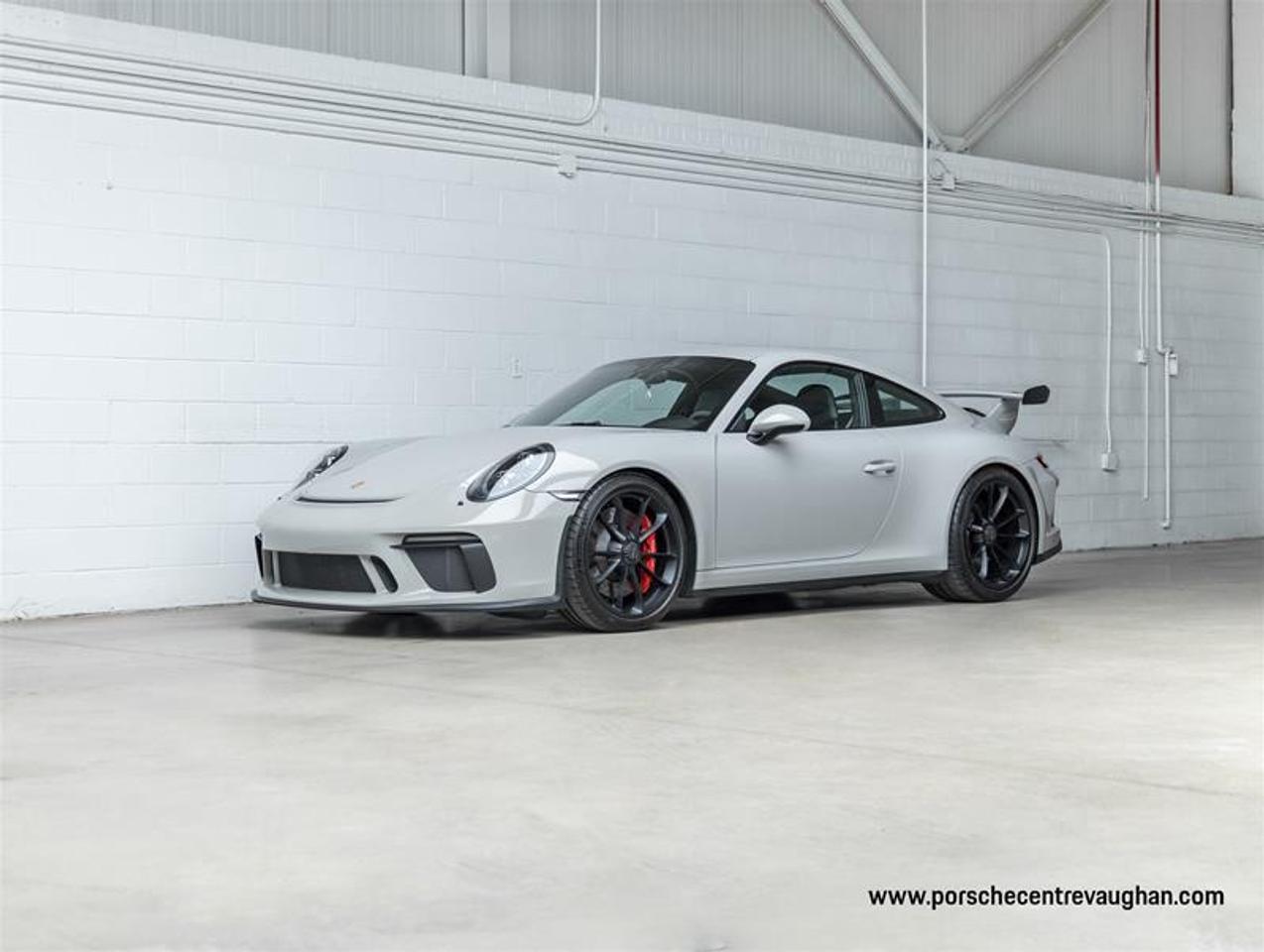 2018 Porsche 911  Photo0
