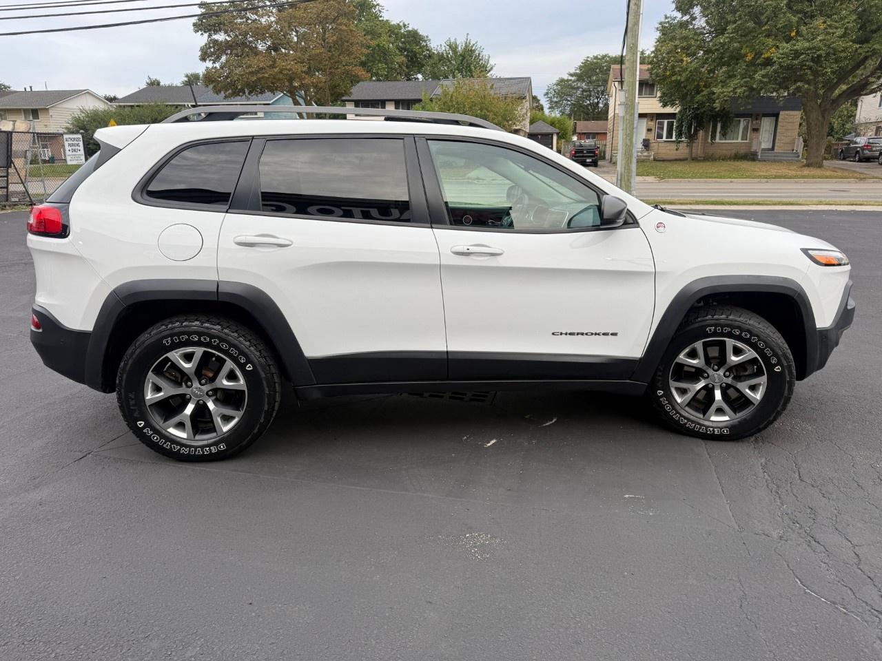 2016 Jeep Cherokee 4WD 4dr Trailhawk Photo