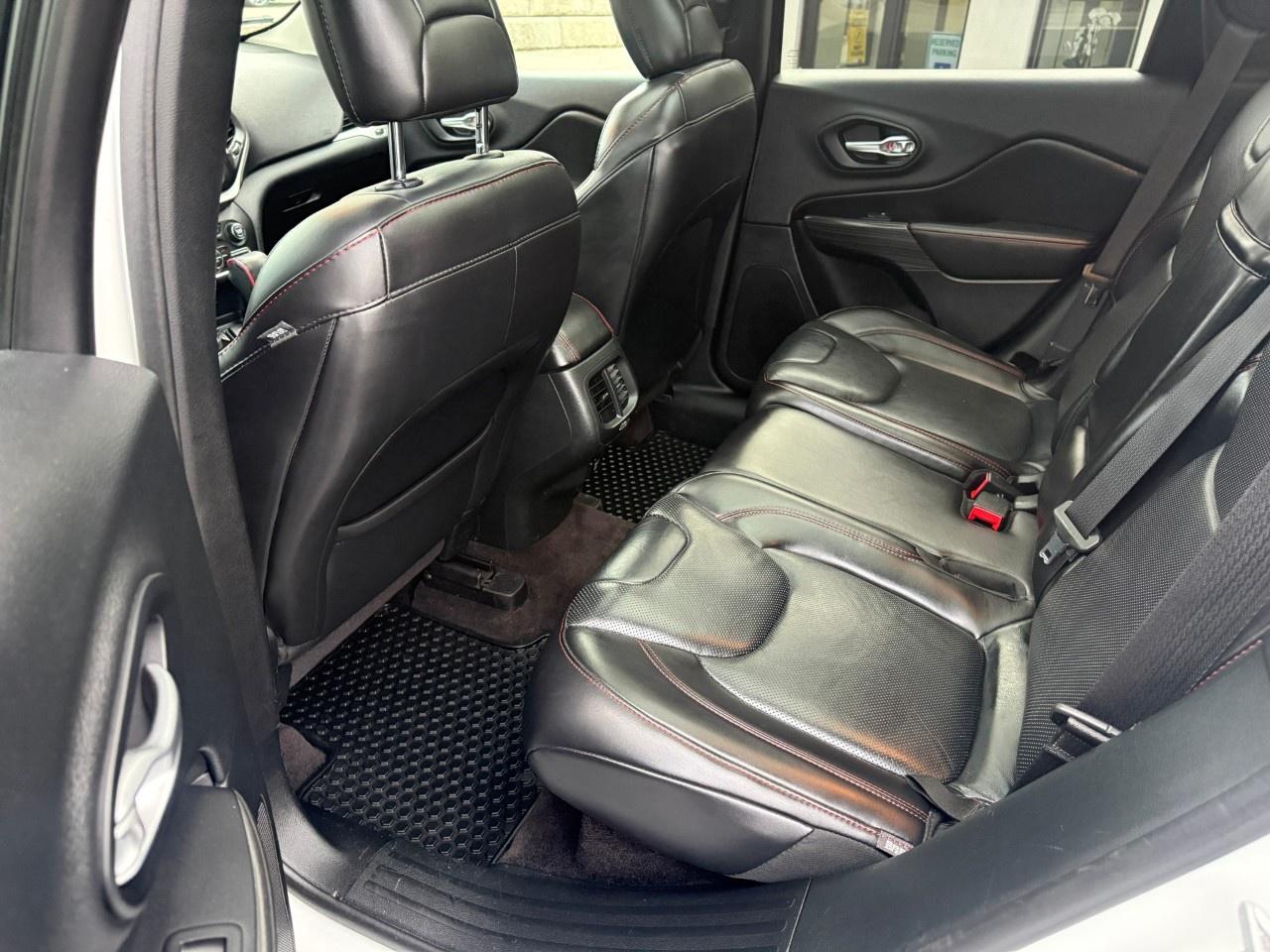 2016 Jeep Cherokee 4WD 4dr Trailhawk Photo
