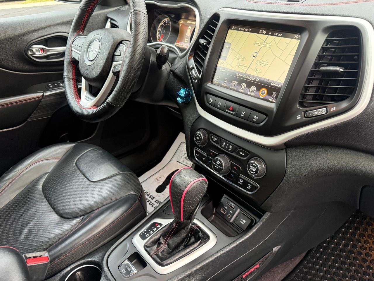 2016 Jeep Cherokee 4WD 4dr Trailhawk Photo