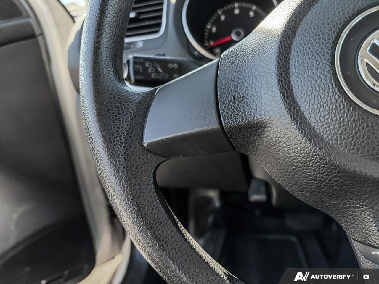 2012 Volkswagen Golf 2.5L Trendline (A6) 4dr Hatchback Photo