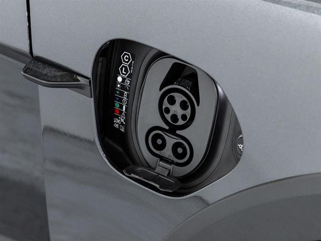 2025 Porsche Taycan  Photo