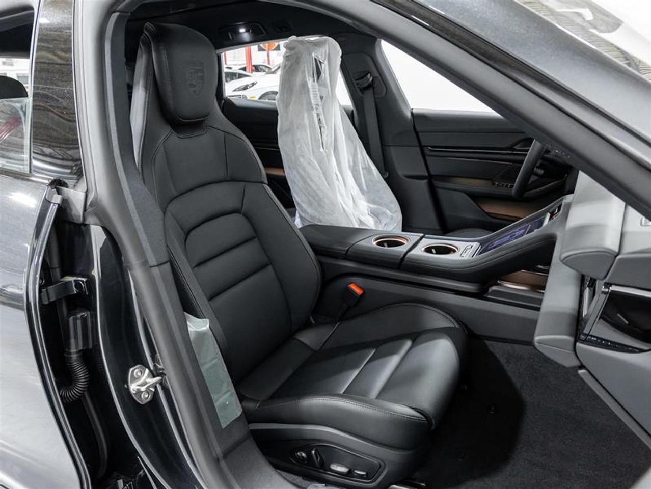 2025 Porsche Taycan  Photo
