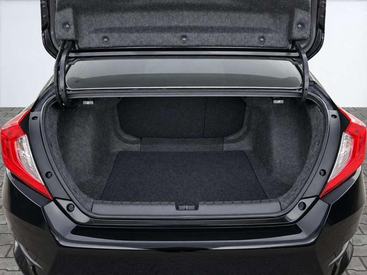 2019 Honda Civic TOURING   Leather   NAVI   Sunroof   Heated Seats   CarPlay   Honda Sensing   Backup Cam Photo