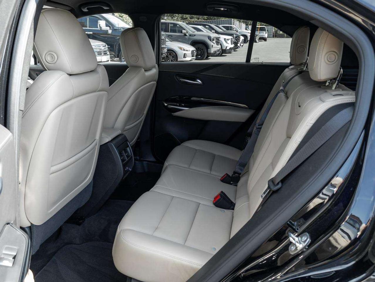 2024 Cadillac XT4 AWD 4dr Luxury Photo