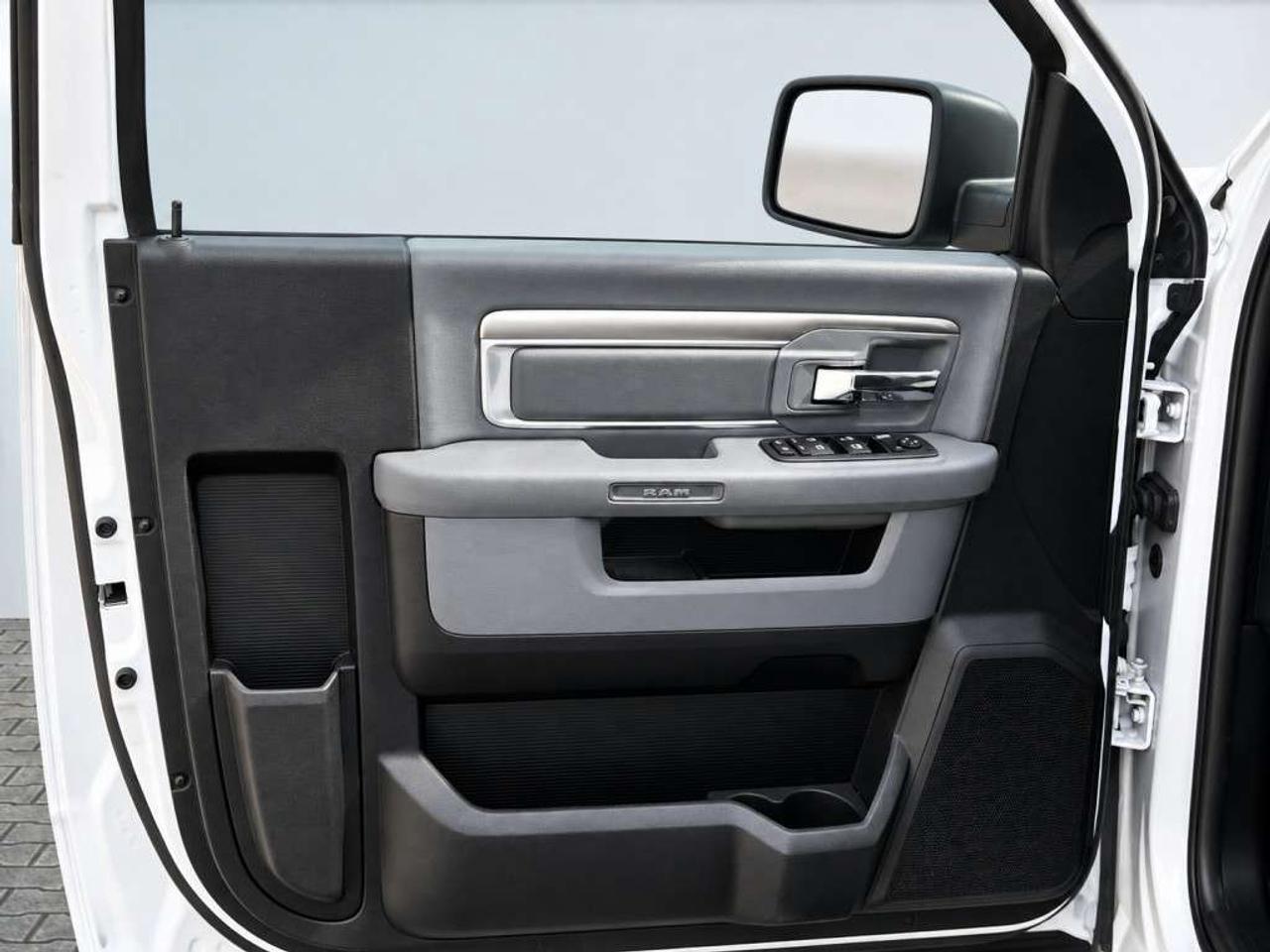 2020 RAM 1500 TRADESMAN 4X4 / 5.7L HEMI V8 / REG CAB / AUTOMATIC Photo