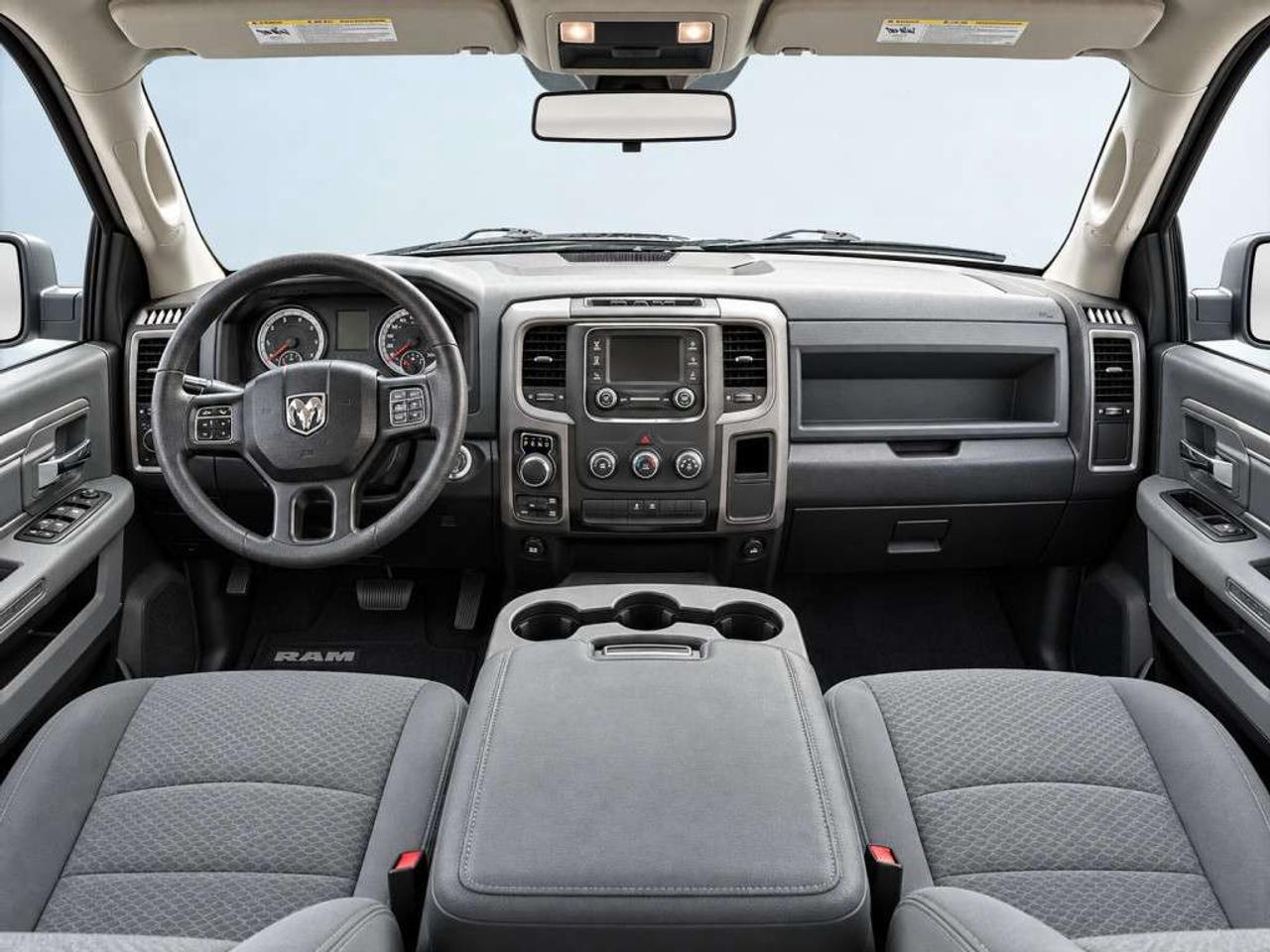 2020 RAM 1500 TRADESMAN 4X4 / 5.7L HEMI V8 / REG CAB / AUTOMATIC Photo