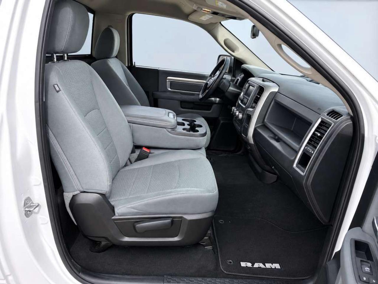2020 RAM 1500 TRADESMAN 4X4 / 5.7L HEMI V8 / REG CAB / AUTOMATIC Photo