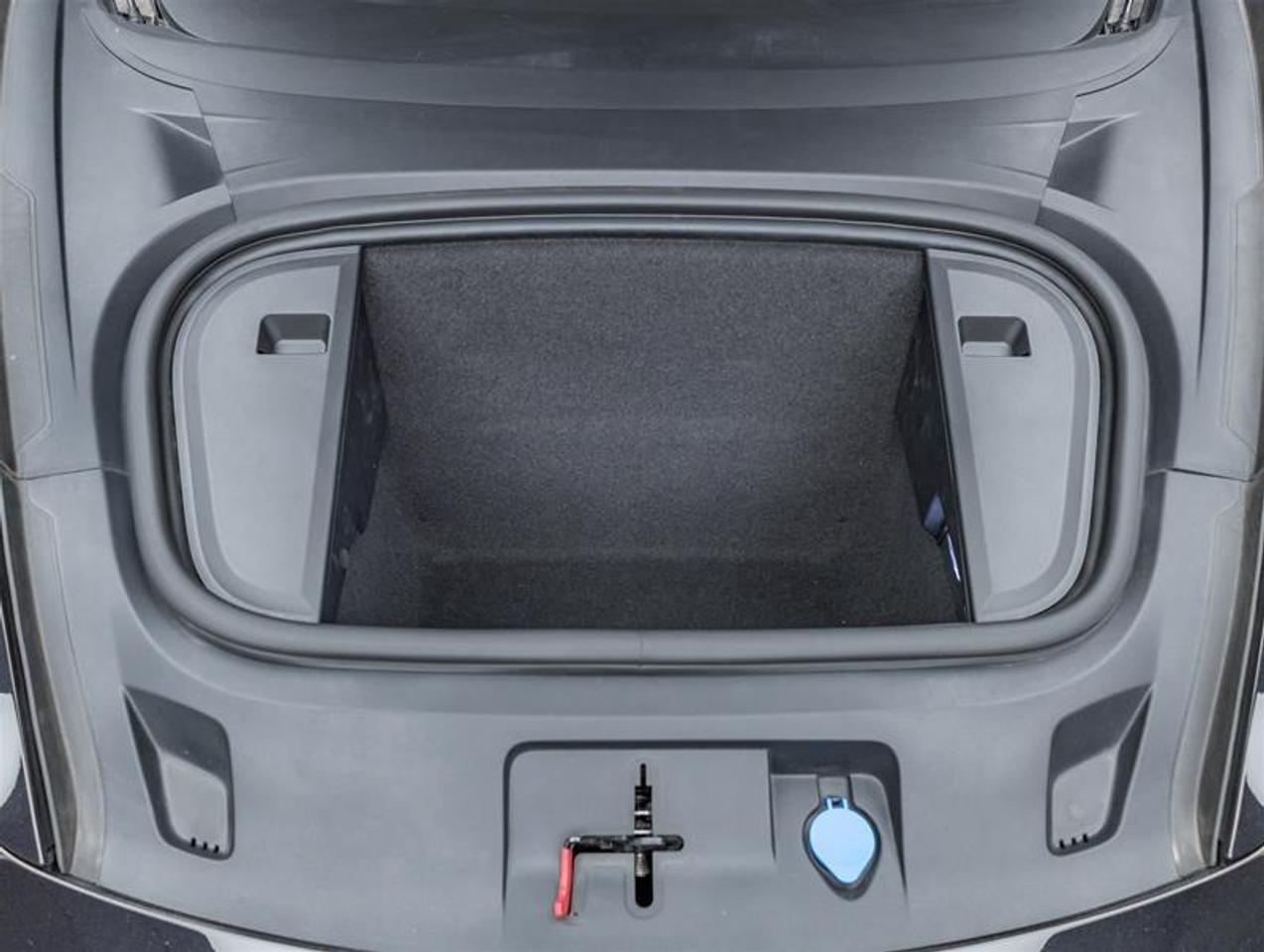 2024 Porsche Taycan  Photo