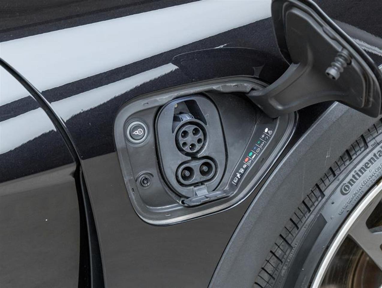 2024 Porsche Taycan  Photo
