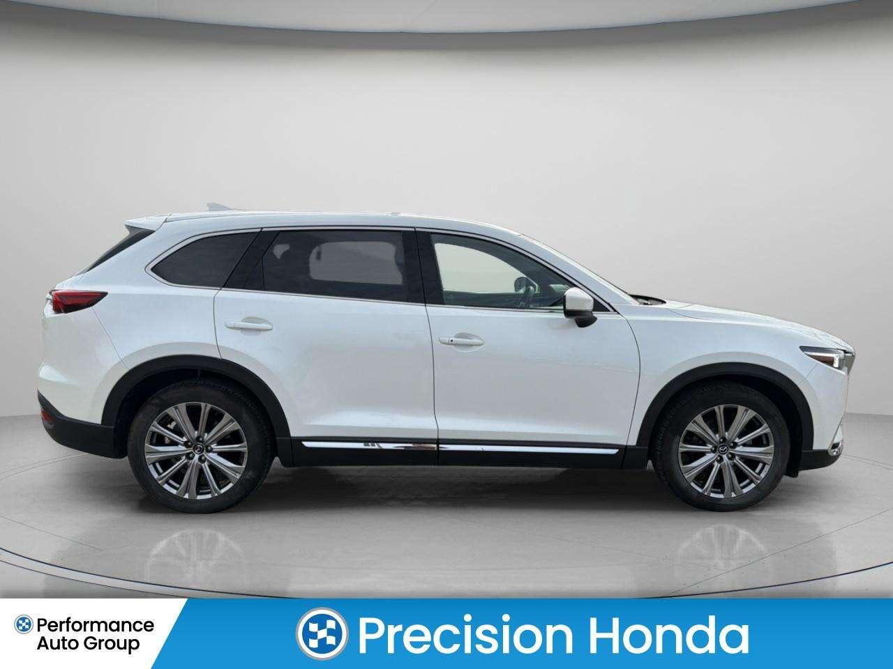 2021 Mazda CX-9 Signature Photo3