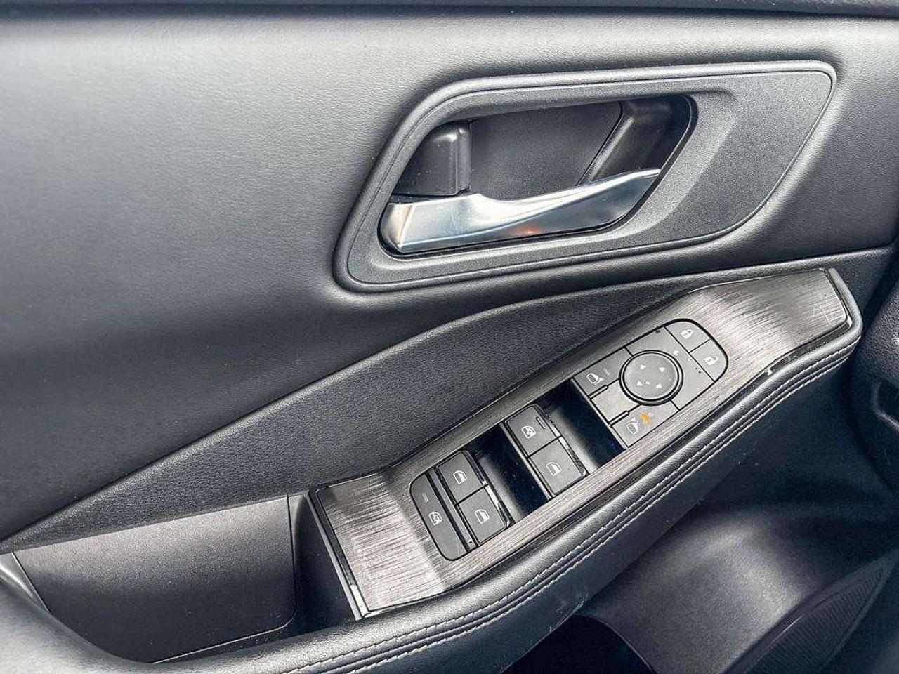 2025 Nissan Rogue SV Moonroof   Apple Car Play   Android Auto   Heated Seats Photo