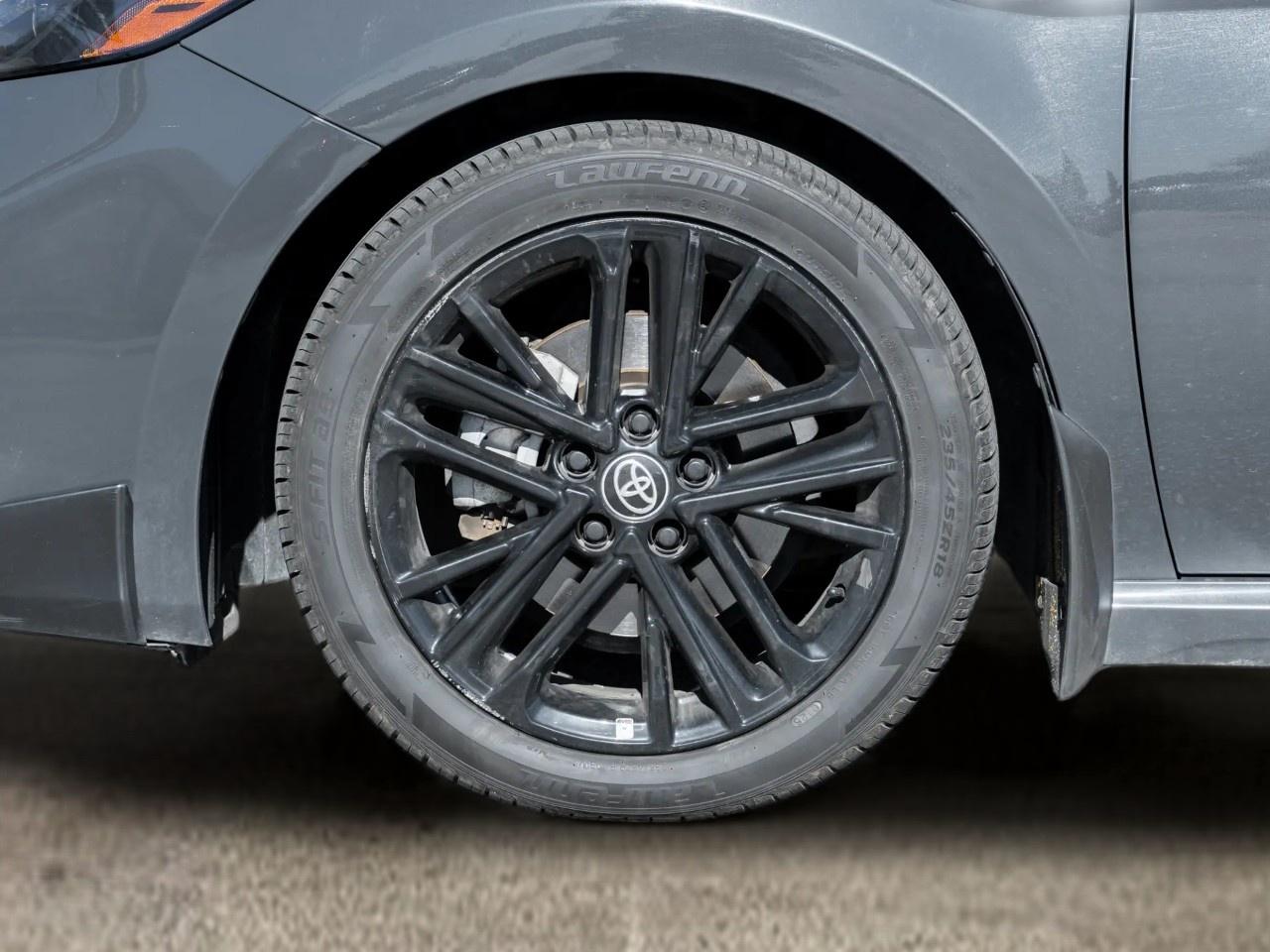 2025 Toyota Camry SE CVT Photo