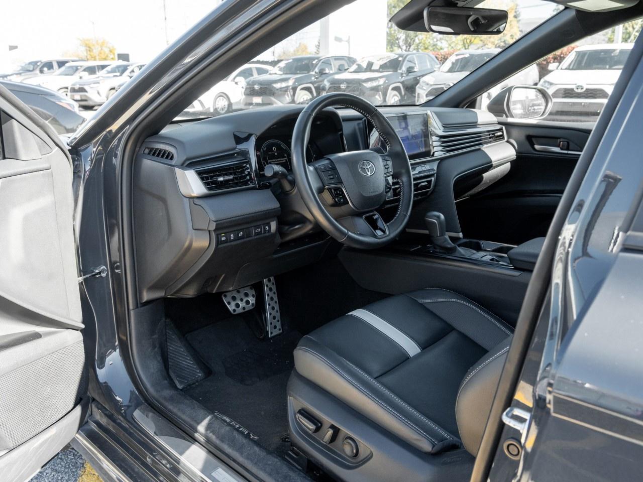 2025 Toyota Camry SE CVT Photo