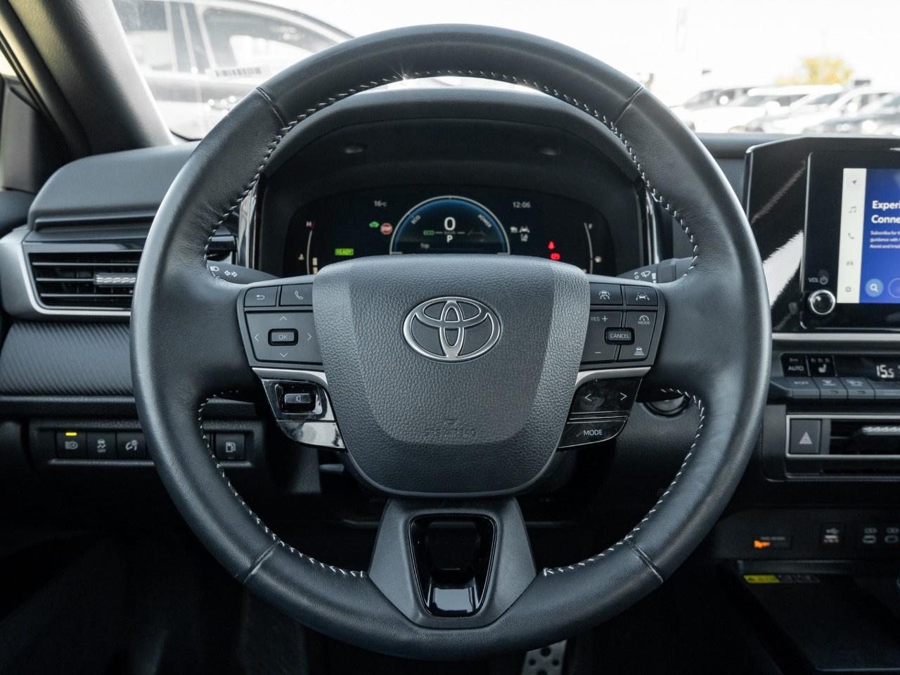 2025 Toyota Camry SE CVT Photo