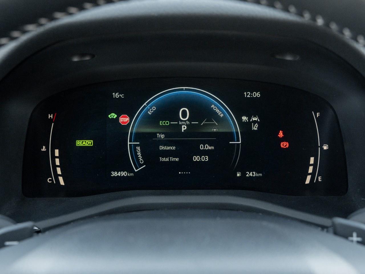 2025 Toyota Camry SE CVT Photo