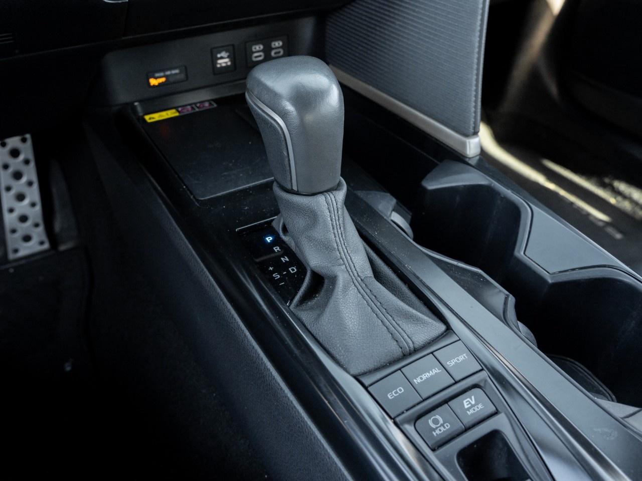 2025 Toyota Camry SE CVT Photo