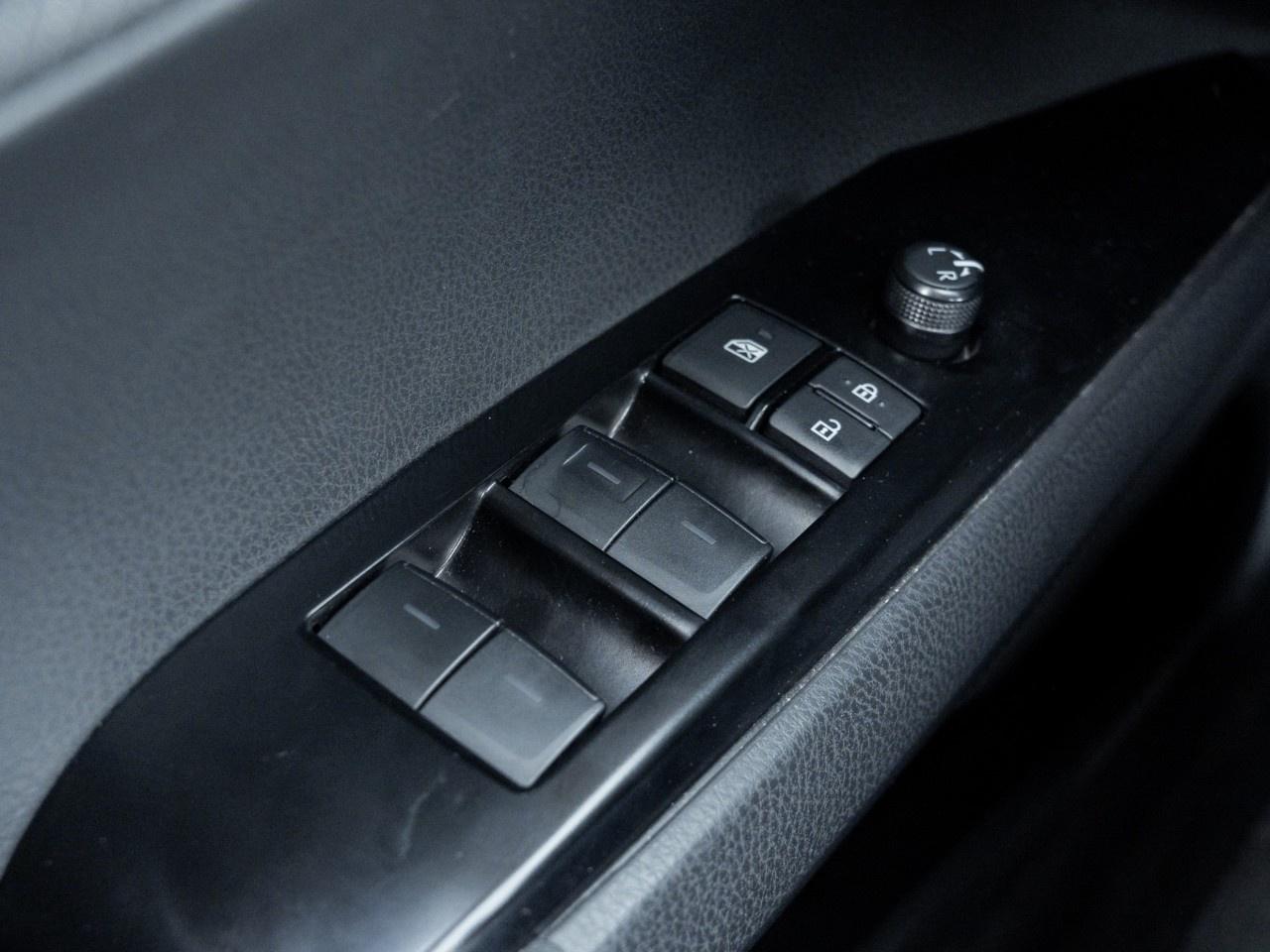 2025 Toyota Camry SE CVT Photo