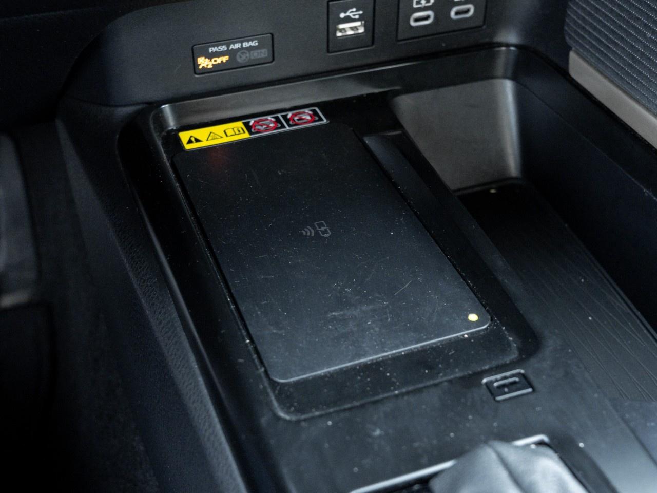 2025 Toyota Camry SE CVT Photo