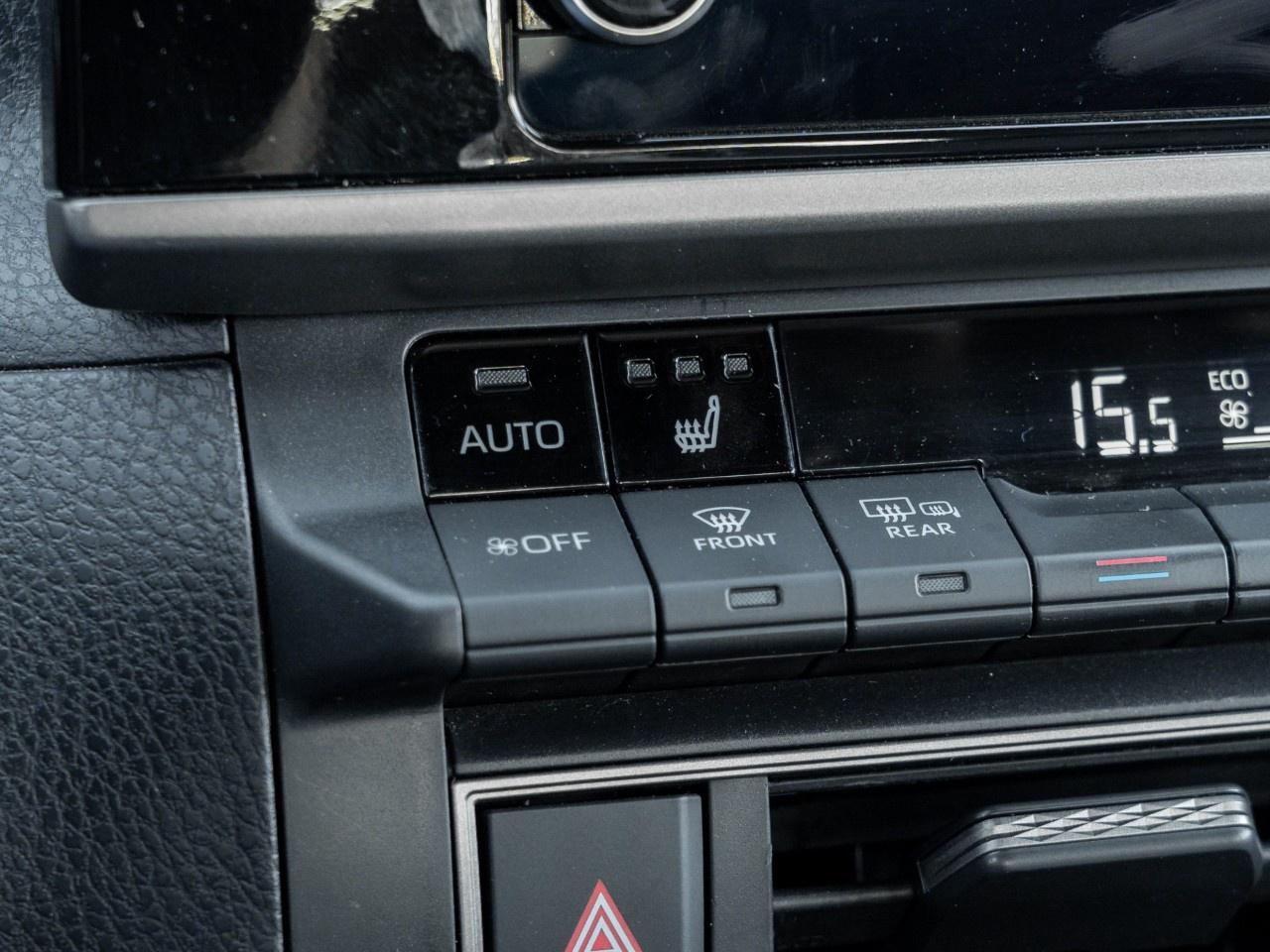 2025 Toyota Camry SE CVT Photo