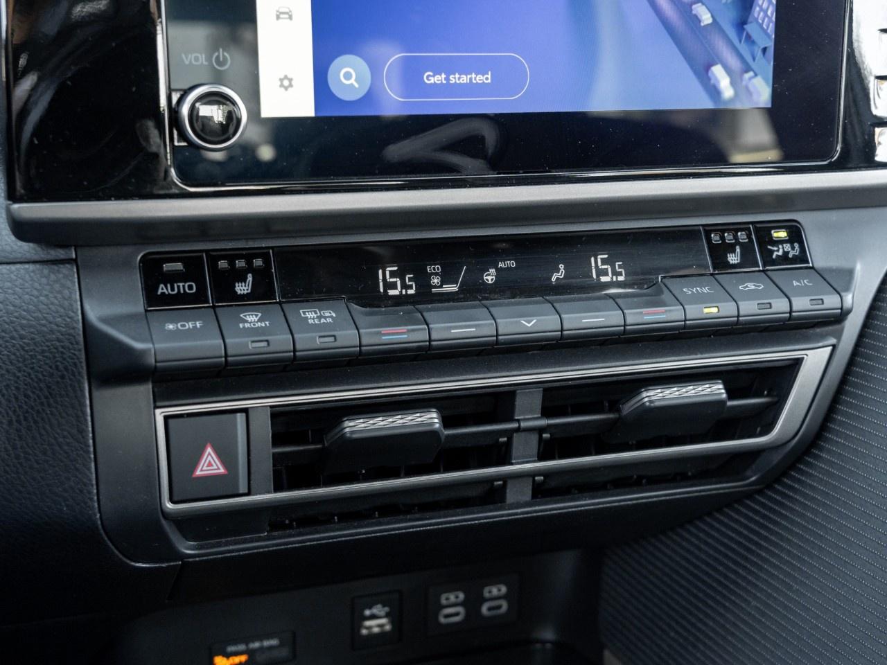 2025 Toyota Camry SE CVT Photo