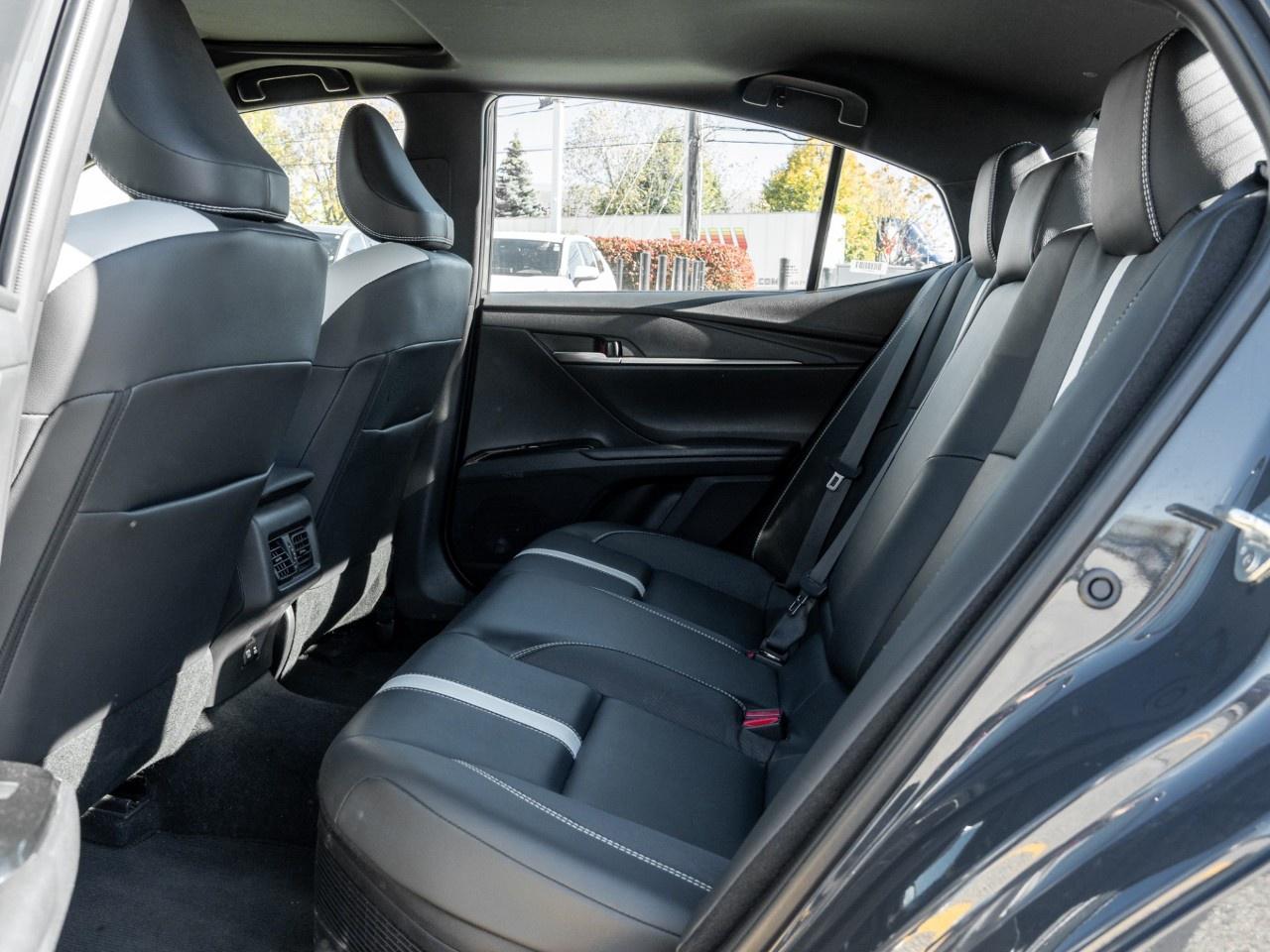 2025 Toyota Camry SE CVT Photo