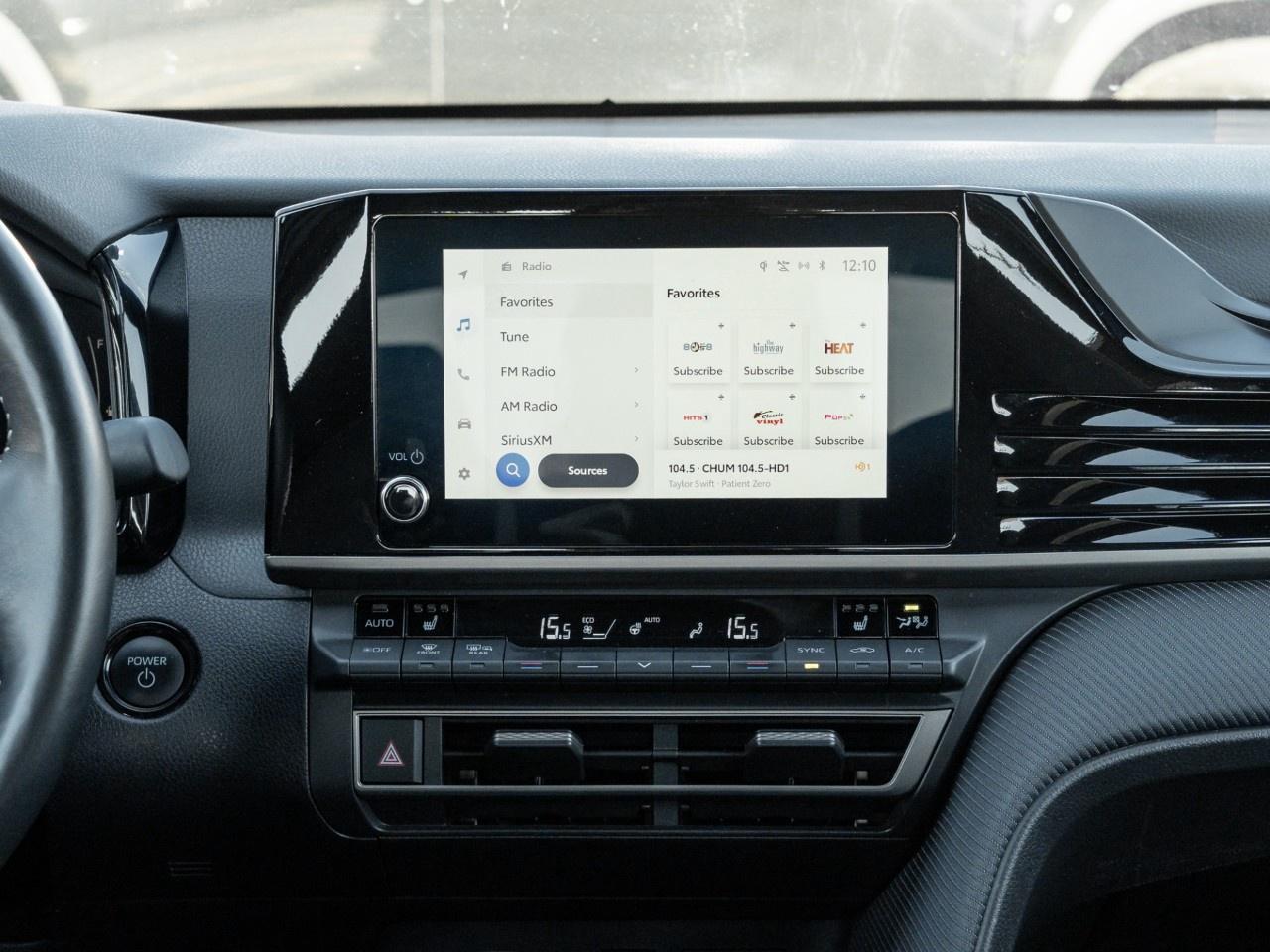 2025 Toyota Camry SE CVT Photo