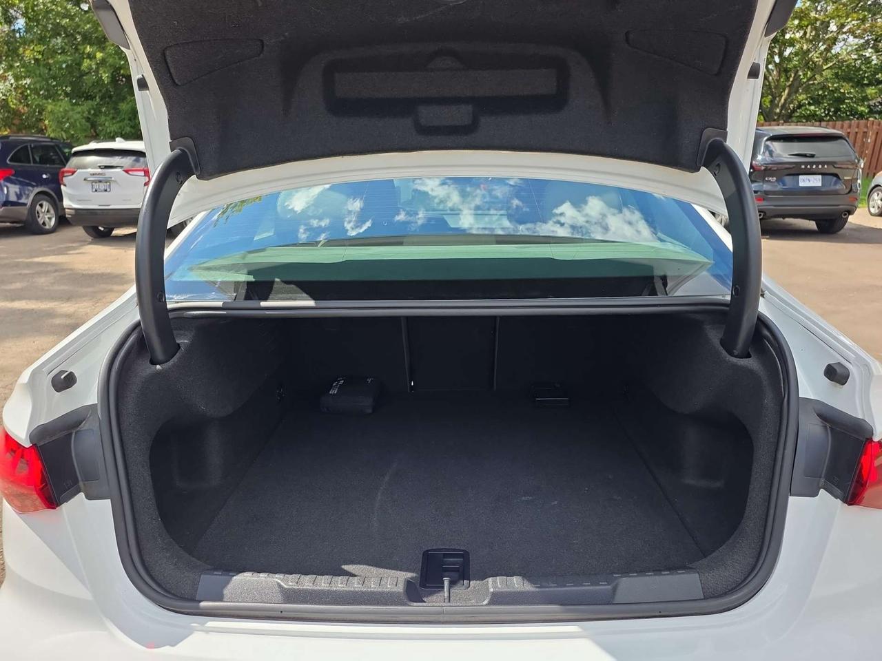 2022 Audi A3 NO ACCIDENTS / 1 OWNER / VERY LOW KM / BROWN INTERIOR / SUNROOF Photo