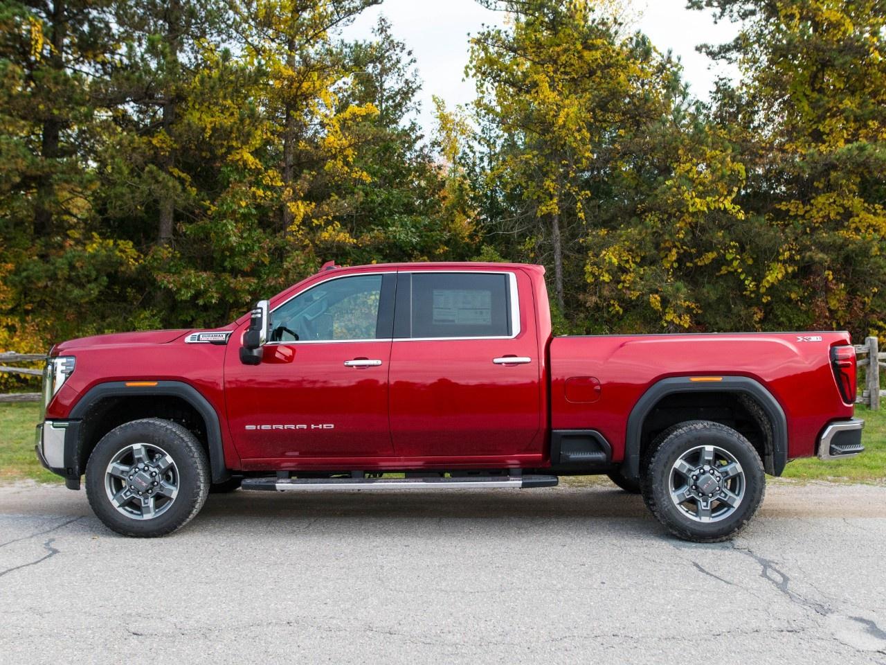 2026 GMC SIERRA 2500HD Crew Cab Standard Box 4-Wheel Drive SLT Photo
