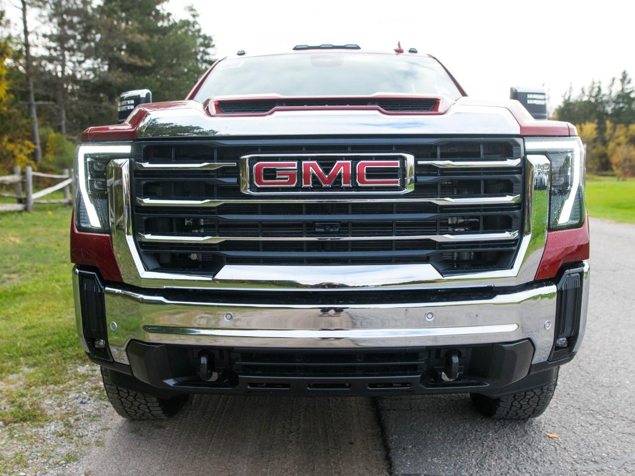 2026 GMC SIERRA 2500HD Crew Cab Standard Box 4-Wheel Drive SLT Photo