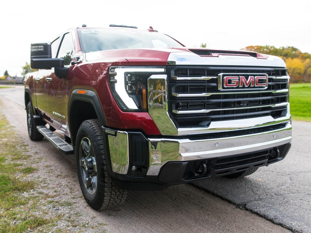 2026 GMC SIERRA 2500HD Crew Cab Standard Box 4-Wheel Drive SLT Photo