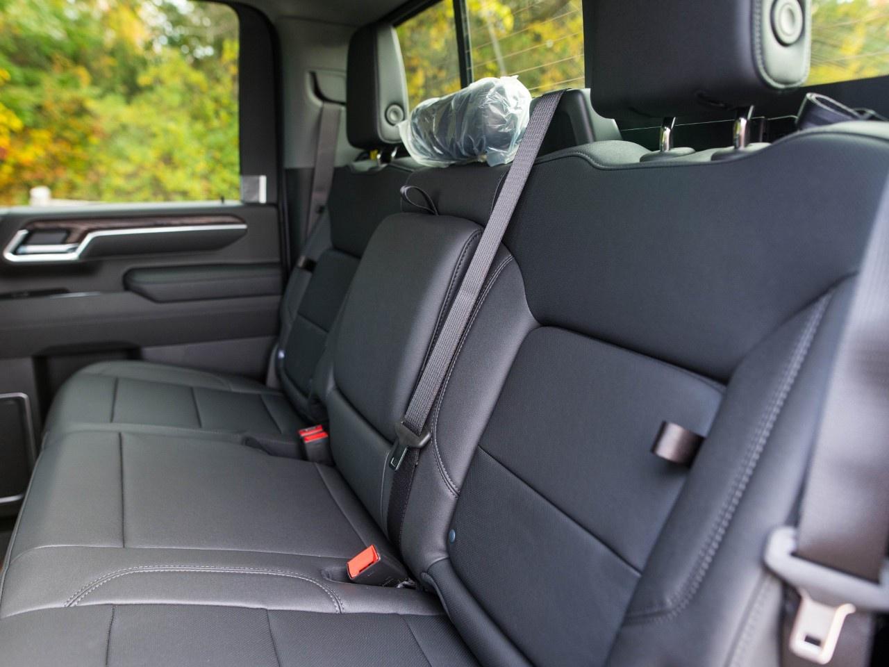 2026 GMC SIERRA 2500HD Crew Cab Standard Box 4-Wheel Drive SLT Photo