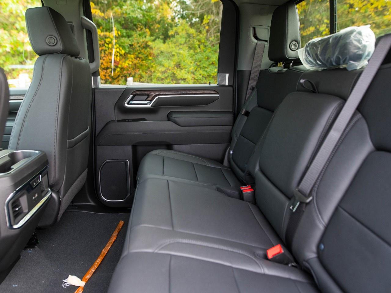 2026 GMC SIERRA 2500HD Crew Cab Standard Box 4-Wheel Drive SLT Photo